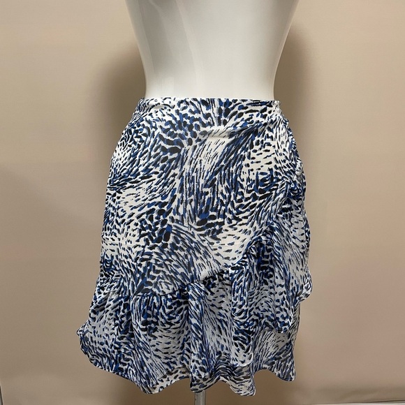 Express Short Skirts Size 0 - Picture 3 of 7